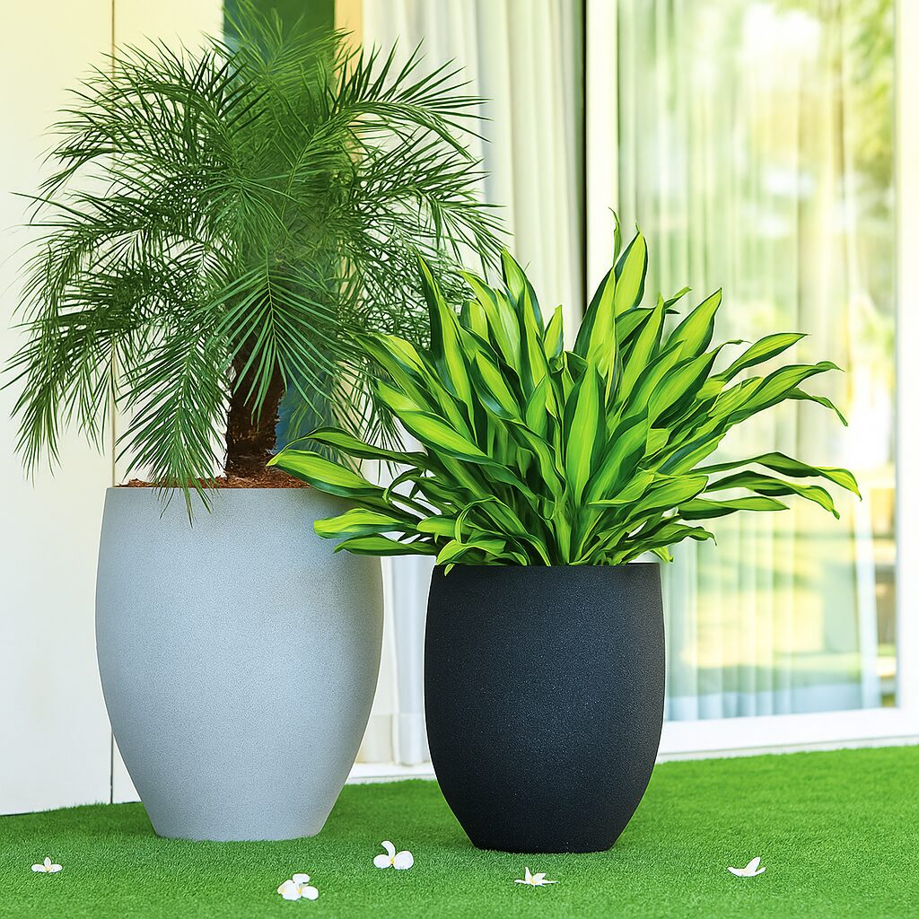 OutdoorPlanters_ModernFacade_ArchitecturalStyle